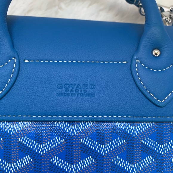 GOYARD
Goyardine Calfskin Mini Alpin Backpack Blue - Picture 3 of 9